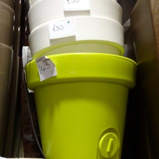 plant-pot-with-light